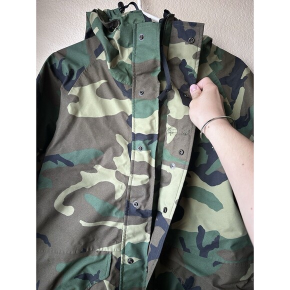 US Military Gore-Tex Woodland Camo Cold Weather Hooded Parka Jacket Small/Reg - Picture 4 of 13